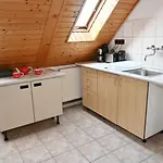Encian Apartmanhaz 아파트 티하니