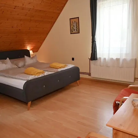 Encian Apartmanhaz 티하니